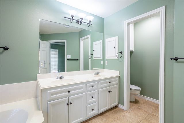 208 Bernburg Court, College Station, TX 77845