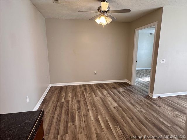 203 Colonial Club Drive, New Albany, IN 47150