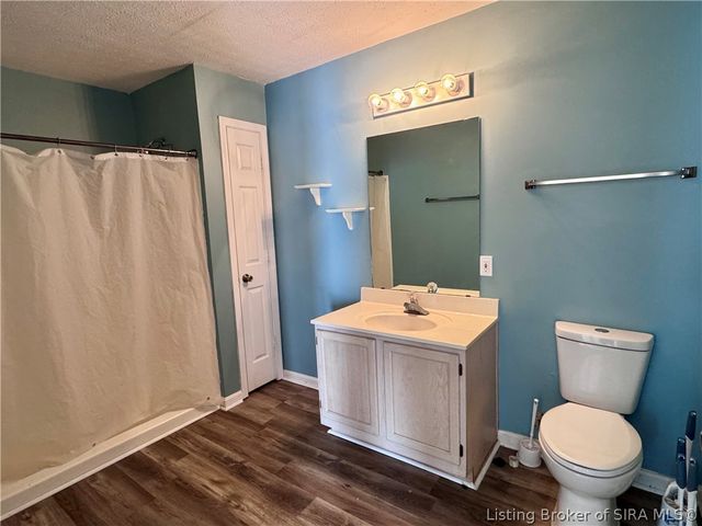 203 Colonial Club Drive, New Albany, IN 47150