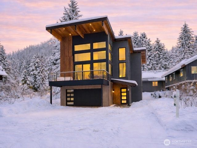 811 E Hyak Dr, Snoqualmie Pass, WA 98068