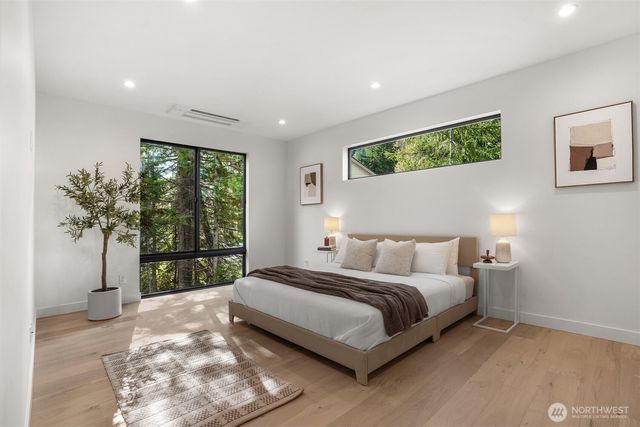 811 E Hyak Dr, Snoqualmie Pass, WA 98068