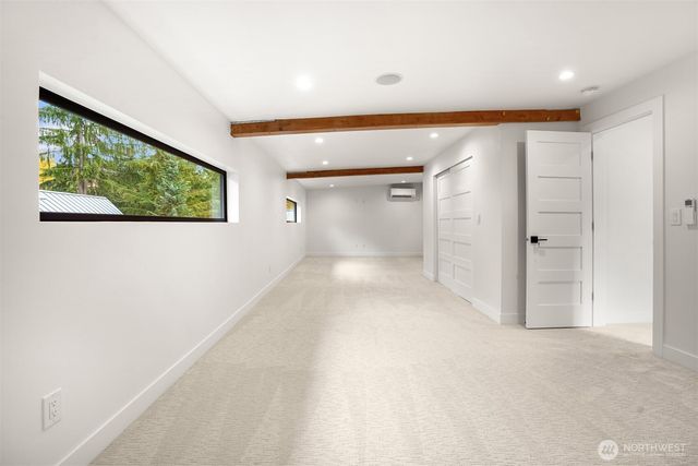 811 E Hyak Dr, Snoqualmie Pass, WA 98068