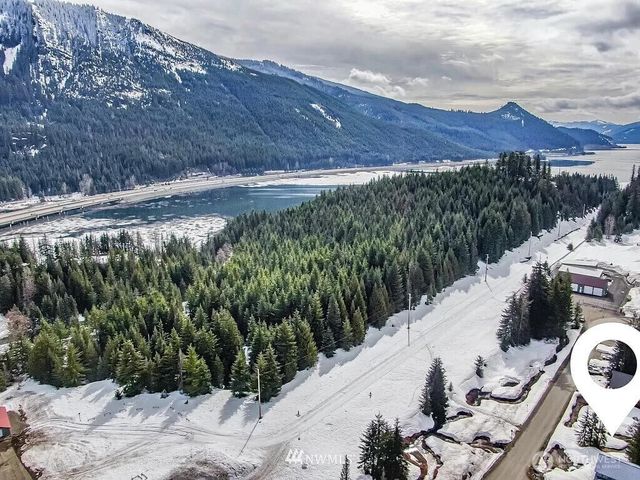 811 E Hyak Dr, Snoqualmie Pass, WA 98068