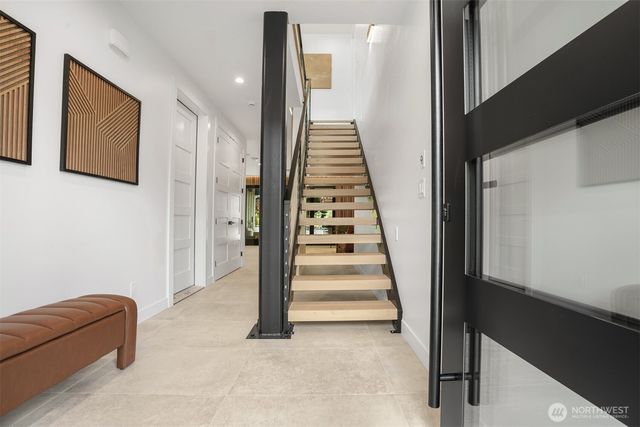 811 E Hyak Dr, Snoqualmie Pass, WA 98068