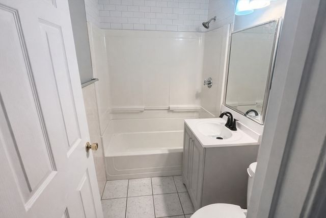 4 Universal St 05, Framingham, MA 01702