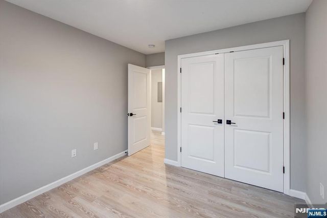 1081 18th Avenue, Newark, NJ 07106