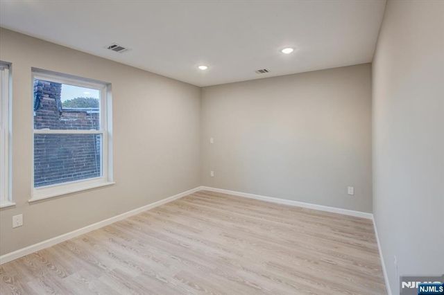 1081 18th Avenue, Newark, NJ 07106