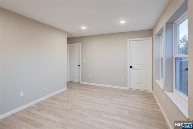 1081 18th Avenue, Newark, NJ 07106