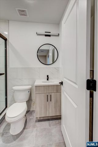 1081 18th Avenue, Newark, NJ 07106