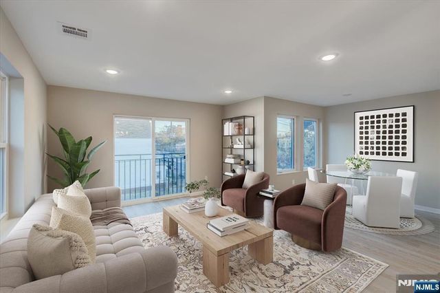 1081 18th Avenue, Newark, NJ 07106