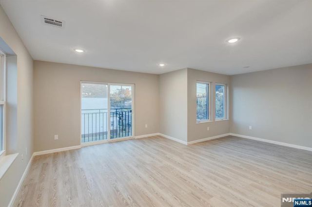 1081 18th Avenue, Newark, NJ 07106