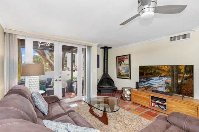 660 Kensington Place 10a, Wilton Manors, FL 33305