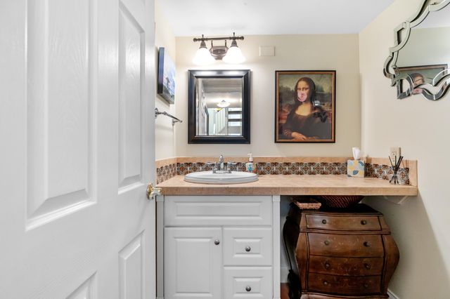 660 Kensington Place 10a, Wilton Manors, FL 33305