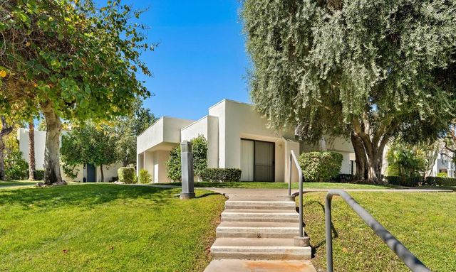 48680 Desert Flower Drive, Palm Desert, CA 92260