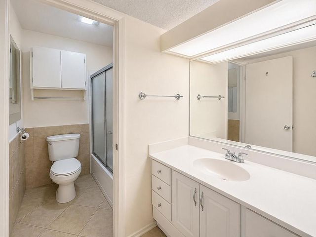 48680 Desert Flower Drive, Palm Desert, CA 92260