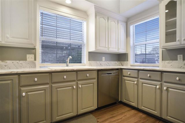 203 Pecanwood Drive, Lake Charles, LA 70605