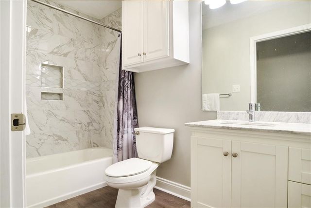 203 Pecanwood Drive, Lake Charles, LA 70605