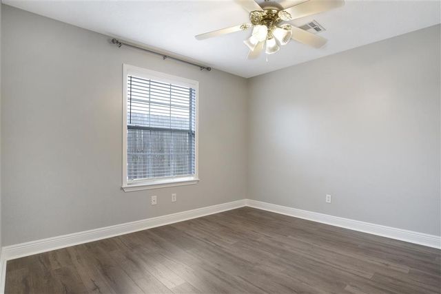 203 Pecanwood Drive, Lake Charles, LA 70605