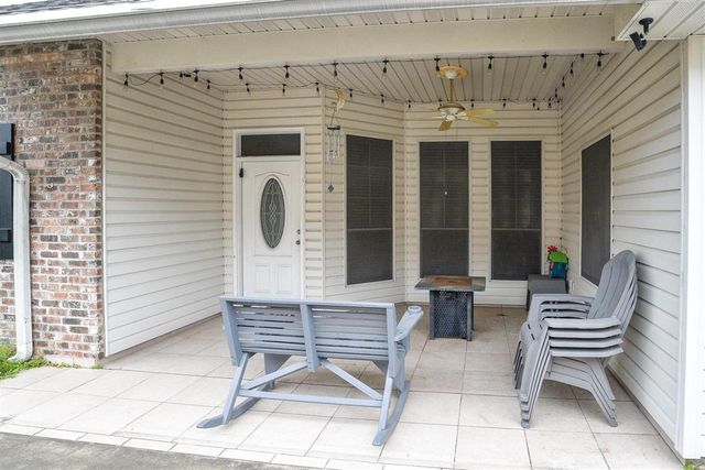 203 Pecanwood Drive, Lake Charles, LA 70605