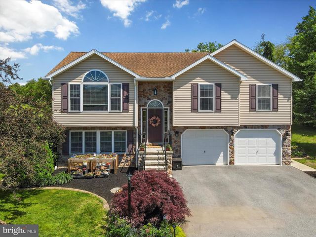 1136 ASHTON DRIVE, Shippensburg, PA 17257