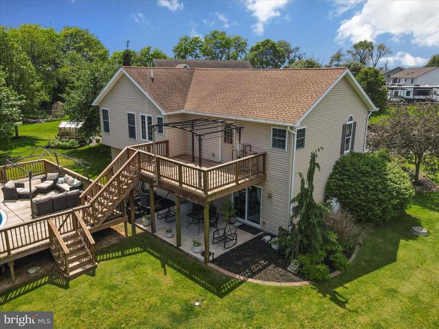 1136 ASHTON DRIVE, Shippensburg, PA 17257