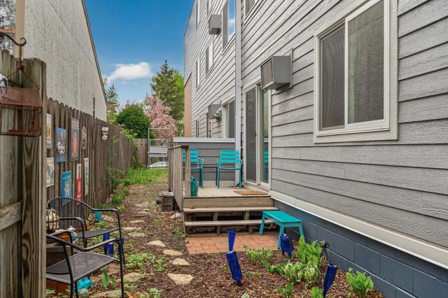 333 8th Street SE 117, Minneapolis, MN 55414