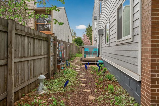 333 8th Street SE 117, Minneapolis, MN 55414