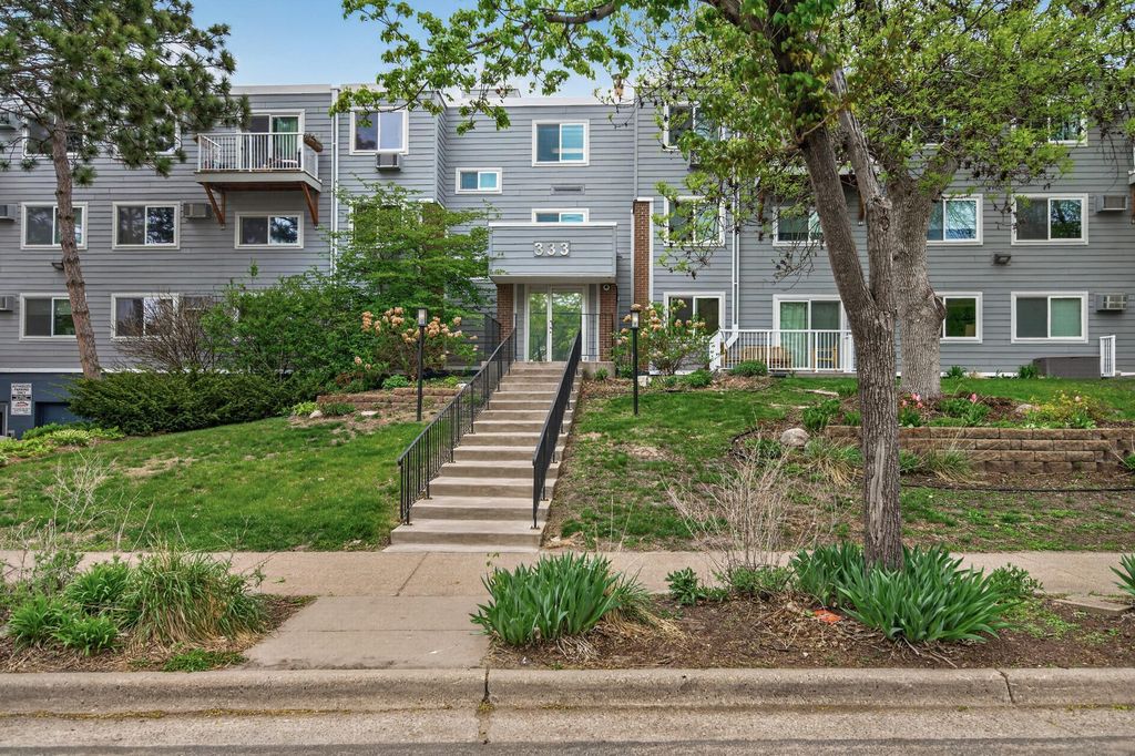 333 8th Street SE 117, Minneapolis, MN 55414