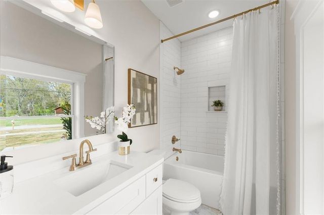 110 Woodglen Drive, Woodstock, GA 30188