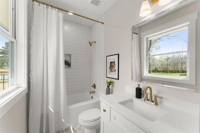 110 Woodglen Drive, Woodstock, GA 30188