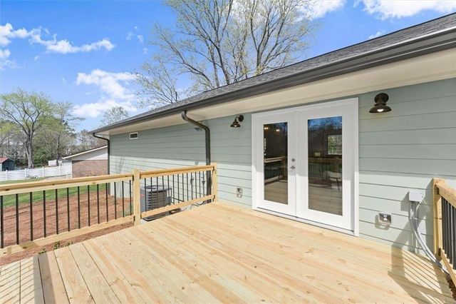 110 Woodglen Drive, Woodstock, GA 30188