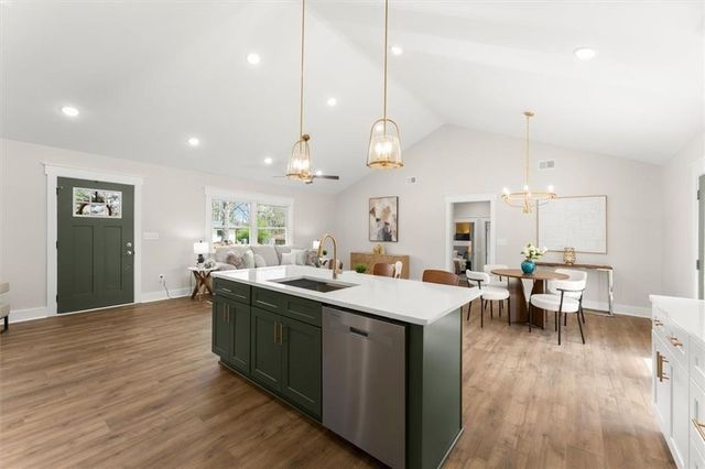 110 Woodglen Drive, Woodstock, GA 30188