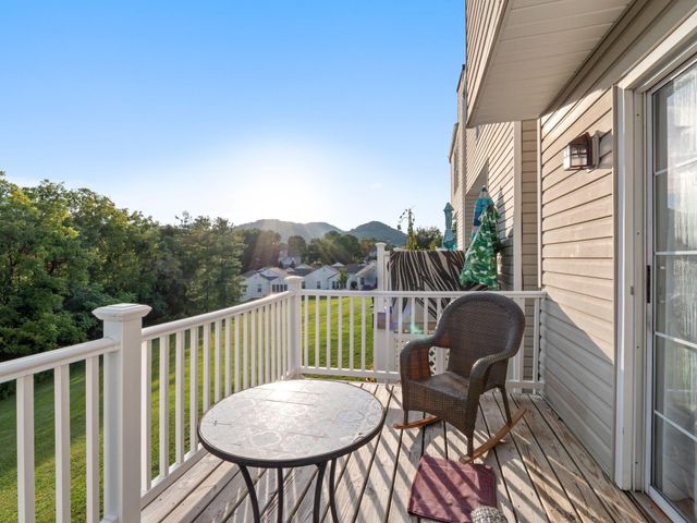 3036 Winterberry DR, Roanoke, VA 24018