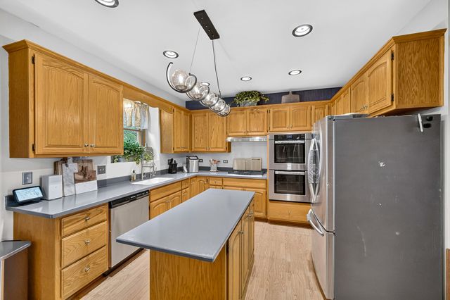 13935 Elizabeth Lane, Mokena, IL 60448
