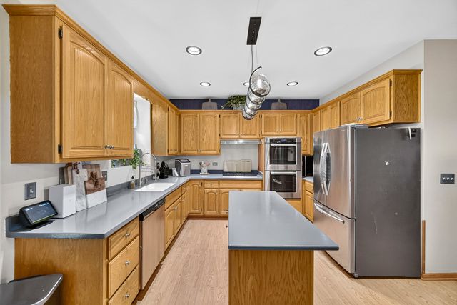 13935 Elizabeth Lane, Mokena, IL 60448