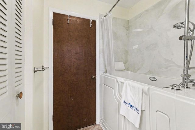 1200 GROSS DR, Mechanicsburg, PA 17050
