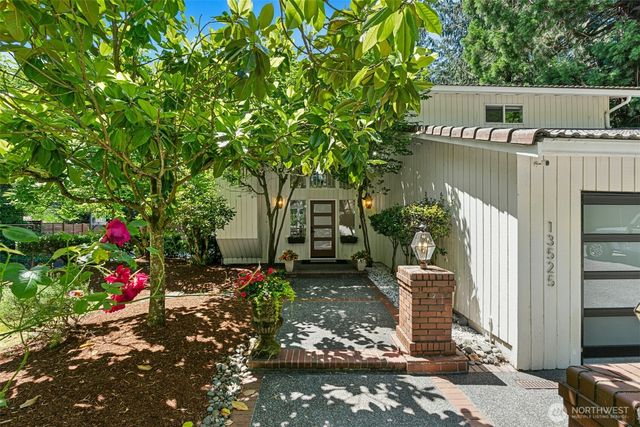 13525 62nd Avenue NE, Kirkland, WA 98034