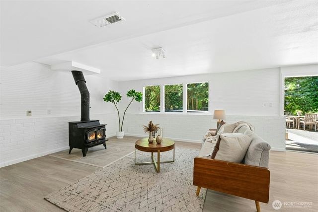 13525 62nd Avenue NE, Kirkland, WA 98034