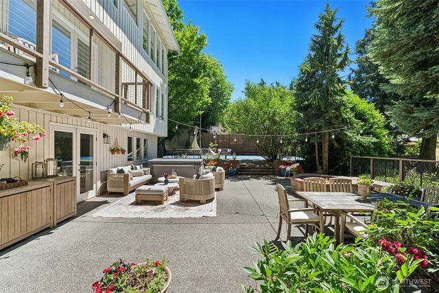 13525 62nd Avenue NE, Kirkland, WA 98034