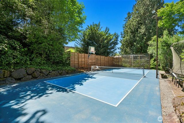 13525 62nd Avenue NE, Kirkland, WA 98034
