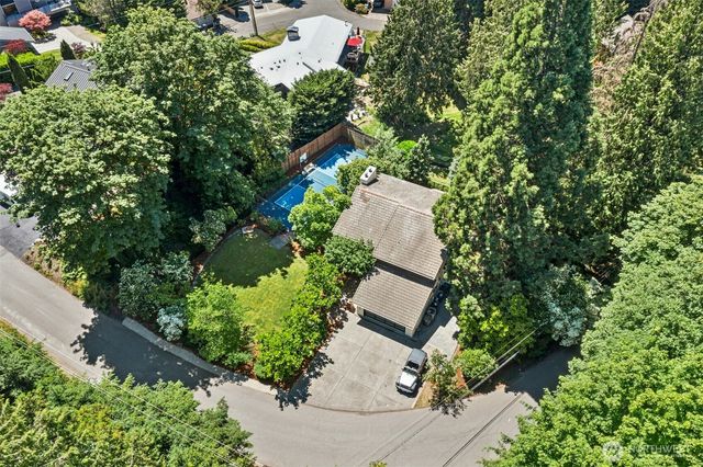 13525 62nd Avenue NE, Kirkland, WA 98034