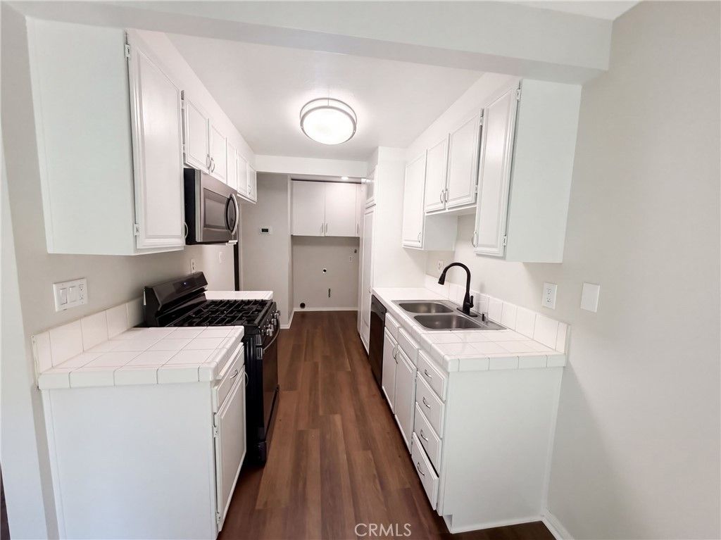 912 S Mountain Apt D, Ontario, CA 91762 — photo 2
