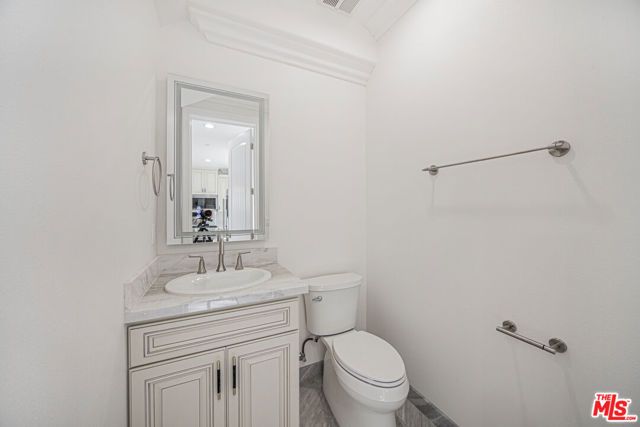 2017 Centinela C, Santa Monica, CA 90404