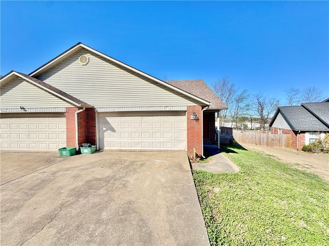 1837 Pointer Lane, Fayetteville, AR 72703