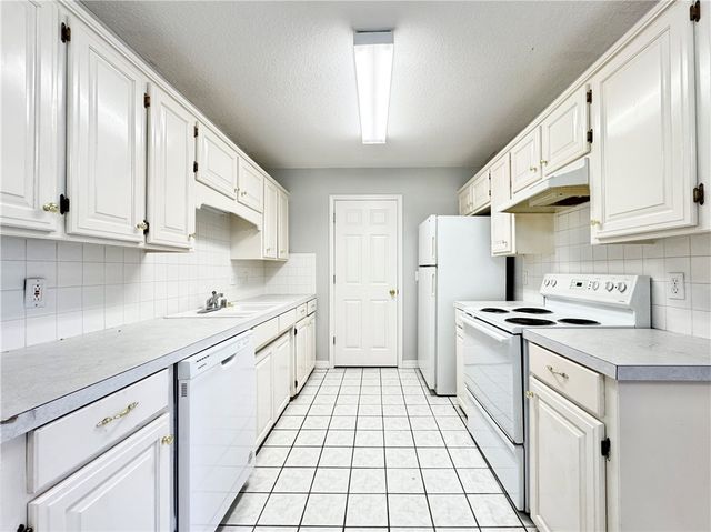 1837 Pointer Lane, Fayetteville, AR 72703