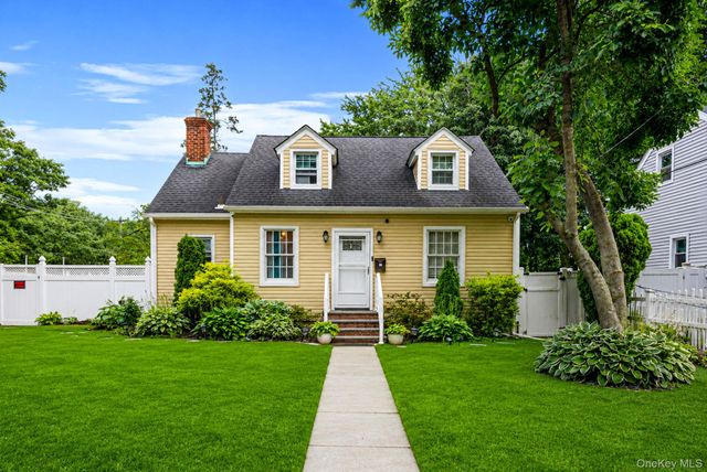 86 Jesse Street, Freeport, NY 11520