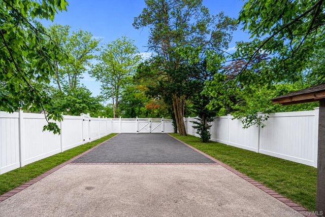 86 Jesse Street, Freeport, NY 11520