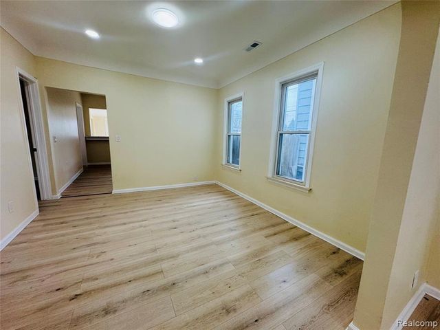 42 E Henry Street, River Rouge, MI 48218