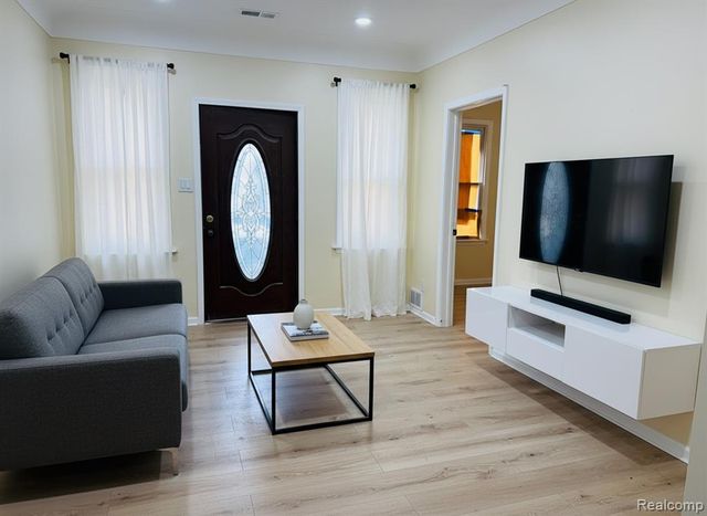 42 E Henry Street, River Rouge, MI 48218