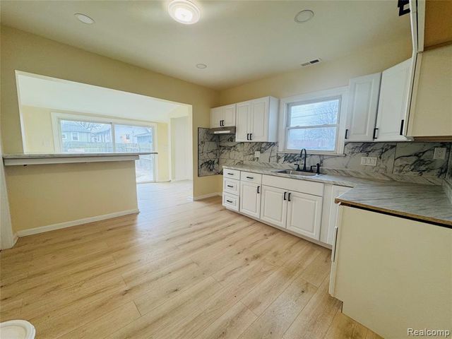 42 E Henry Street, River Rouge, MI 48218